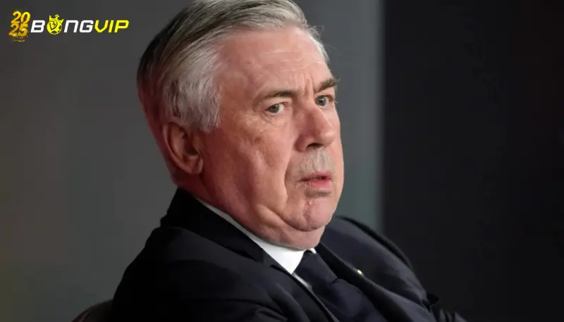 Phấn đấu hướng đến tương lai tại Báo Tây Ban Nha: 'Ancelotti làm mới Real' 