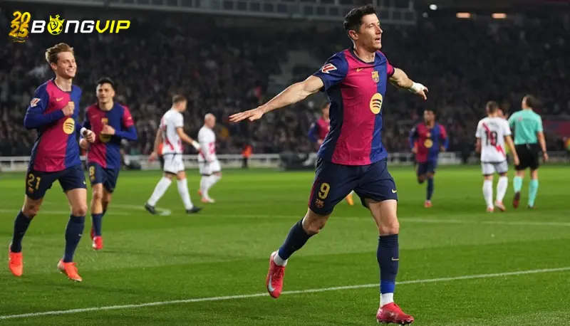 Chiến thắng quan trọng giúp Barca đoạt lại đỉnh bảng La Liga từ Real