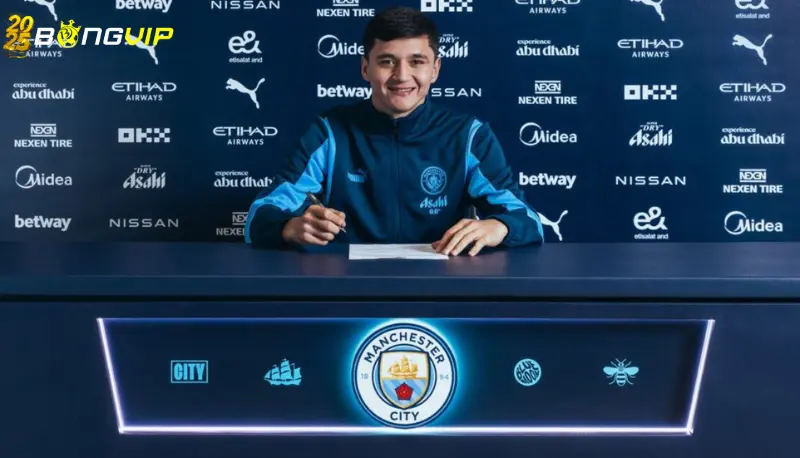 Abdukodir Khusanov (Manchester City, 35,5 km/h)